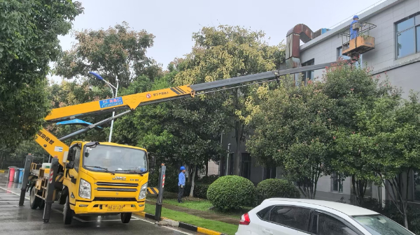 武昌高空作業(yè)車(chē)出租，徐東大街18米登高車(chē)租賃